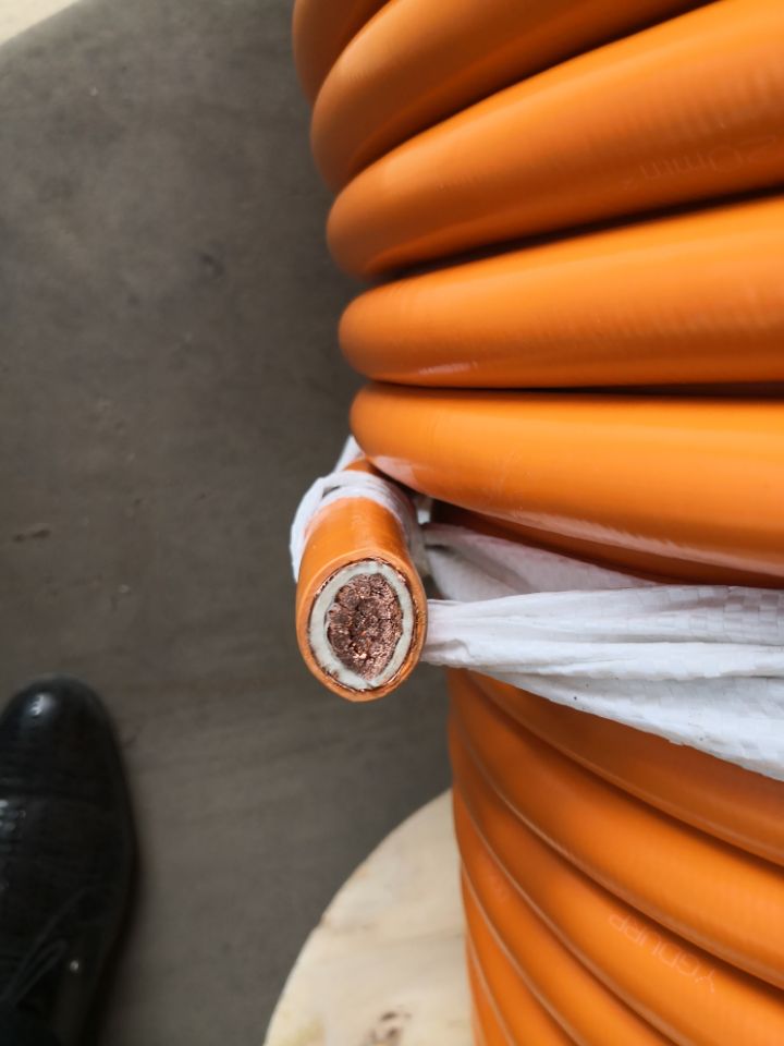 电动汽车充电电缆